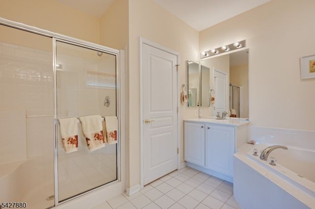 281 Longwood Ln, Franklin Twp., NJ 08873