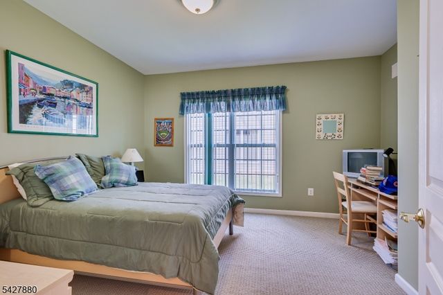 281 Longwood Ln, Franklin Twp., NJ 08873