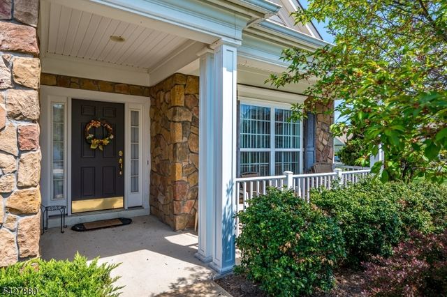 281 Longwood Ln, Franklin Twp., NJ 08873