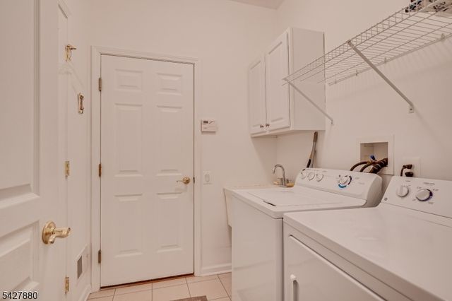 281 Longwood Ln, Franklin Twp., NJ 08873