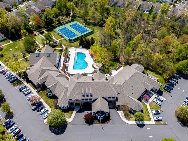 281 Longwood Ln, Franklin Twp., NJ 08873