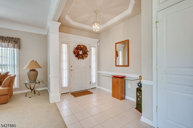 281 Longwood Ln, Franklin Twp., NJ 08873