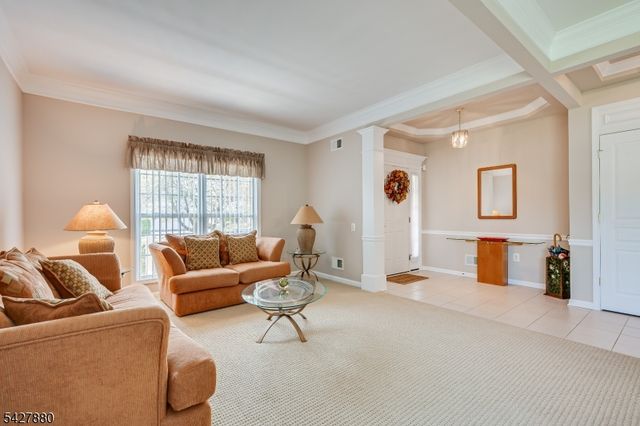 281 Longwood Ln, Franklin Twp., NJ 08873
