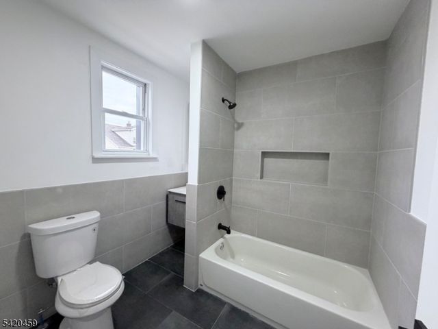 662 Selfmaster Pkwy, Union Twp., NJ 07083