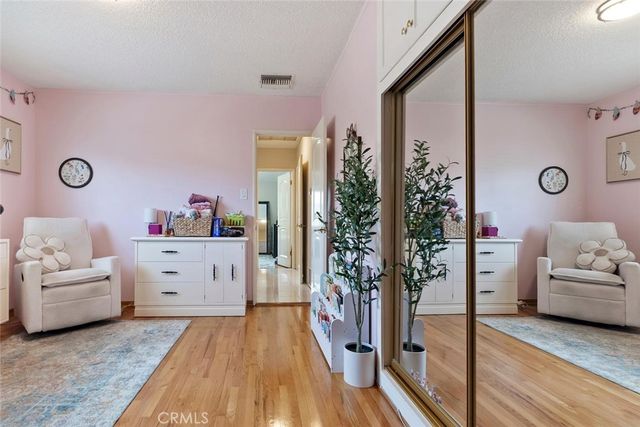 6500 Petit, Lake Balboa, CA 91406