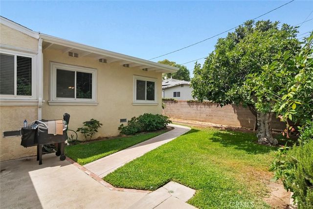6500 Petit, Lake Balboa, CA 91406