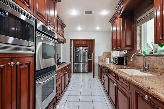 6500 Petit, Lake Balboa, CA 91406