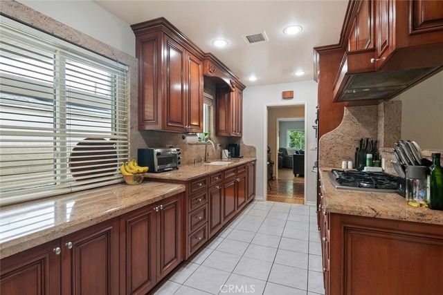 6500 Petit, Lake Balboa, CA 91406