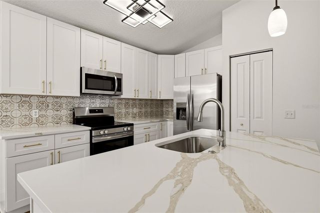 1653 PORTSMOUTH LAKE DRIVE, Brandon, FL 33511
