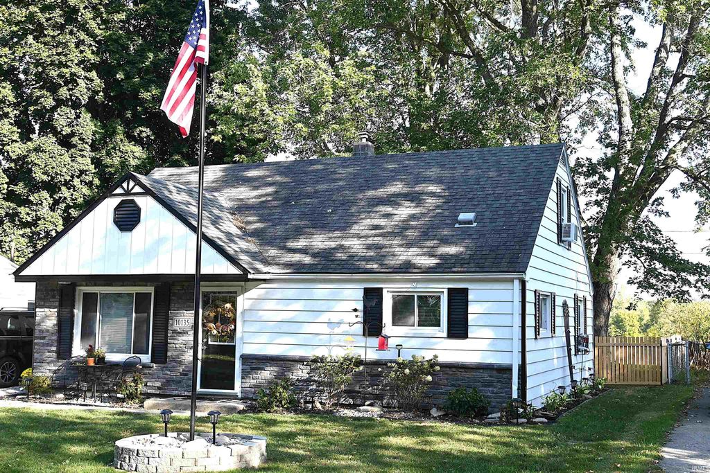 10135 Donald Avenue, Leo, IN 46765