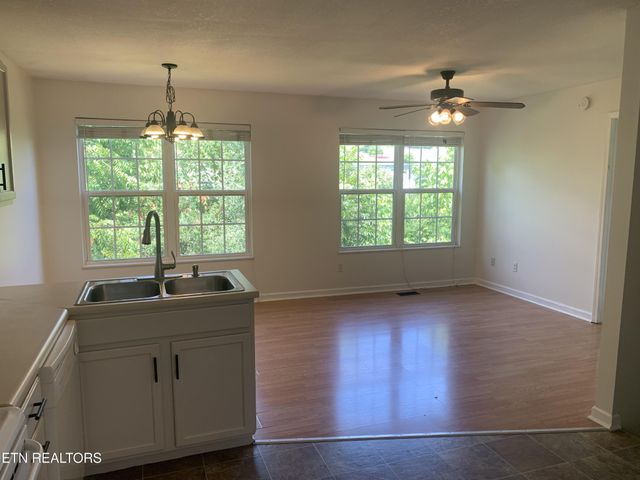 129131 Lucy Ln, Maryville, TN 37803