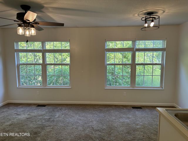 129131 Lucy Ln, Maryville, TN 37803