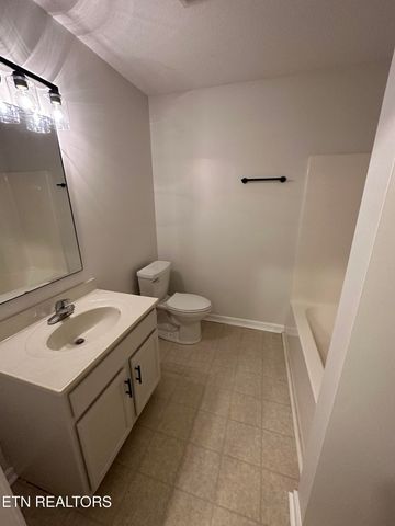 129131 Lucy Ln, Maryville, TN 37803