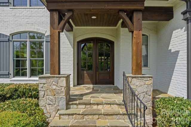 1605 Arborfield Commons Court, Matthews, NC 28105