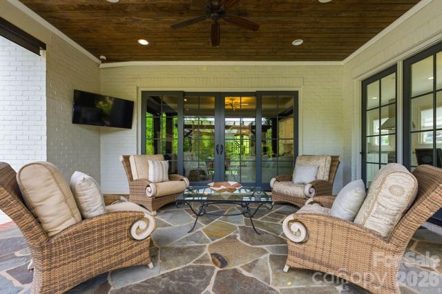 1605 Arborfield Commons Court, Matthews, NC 28105