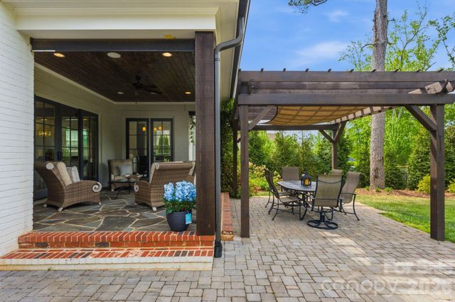 1605 Arborfield Commons Court, Matthews, NC 28105