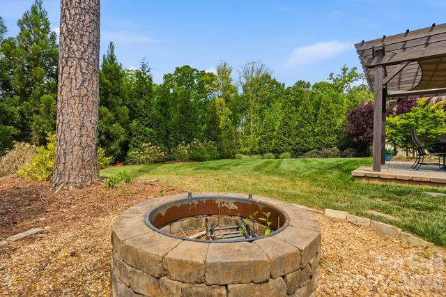 1605 Arborfield Commons Court, Matthews, NC 28105