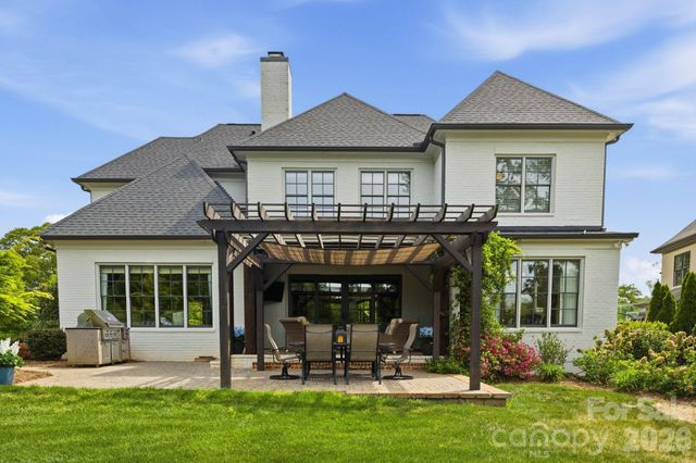 1605 Arborfield Commons Court, Matthews, NC 28105