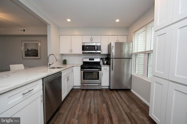 1405 SOCIETY PL, Newtown, PA 18940