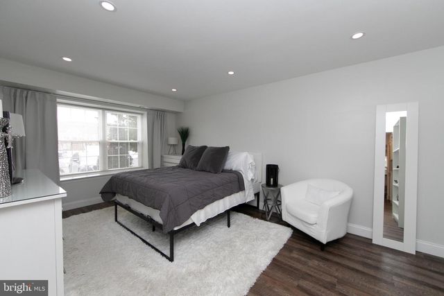 1405 SOCIETY PL, Newtown, PA 18940