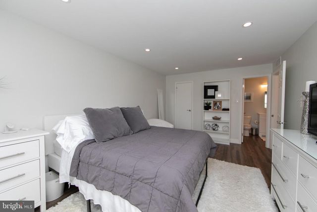 1405 SOCIETY PL, Newtown, PA 18940