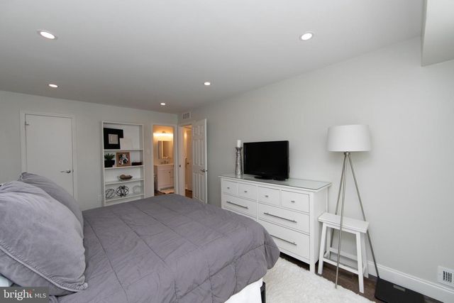 1405 SOCIETY PL, Newtown, PA 18940