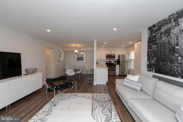 1405 SOCIETY PL, Newtown, PA 18940