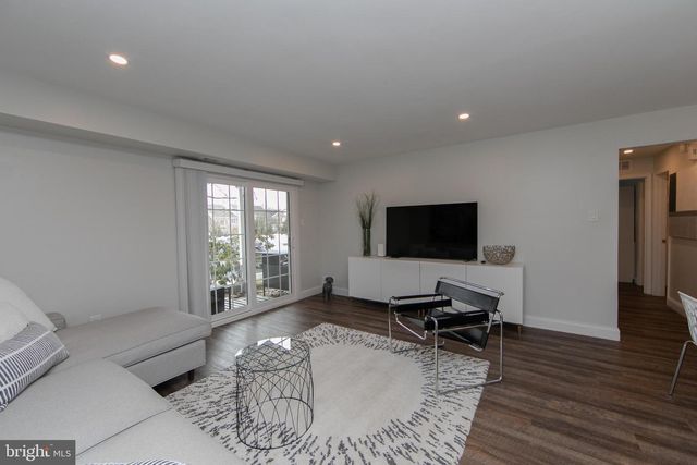 1405 SOCIETY PL, Newtown, PA 18940