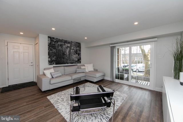 1405 SOCIETY PL, Newtown, PA 18940