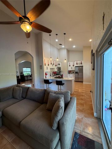 13135 SW 218th Ter, Miami, FL 33170