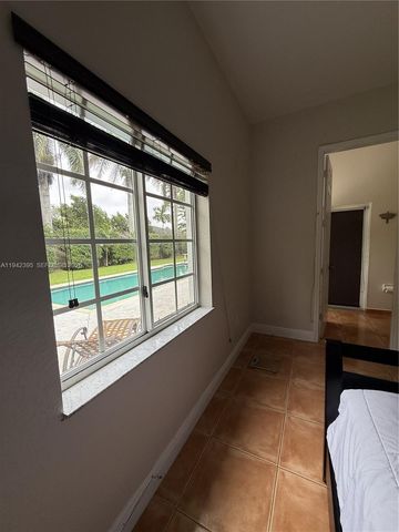 13135 SW 218th Ter, Miami, FL 33170