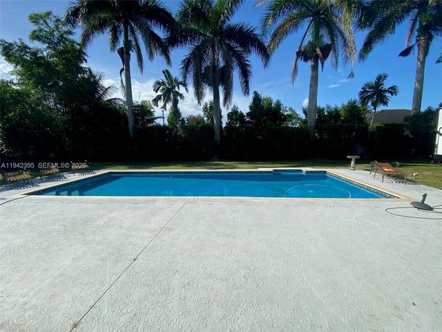 13135 SW 218th Ter, Miami, FL 33170