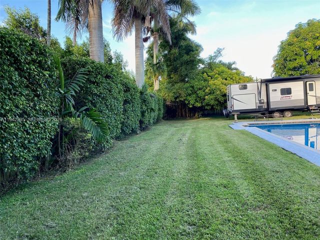 13135 SW 218th Ter, Miami, FL 33170