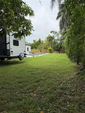 13135 SW 218th Ter, Miami, FL 33170