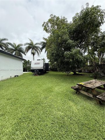 13135 SW 218th Ter, Miami, FL 33170