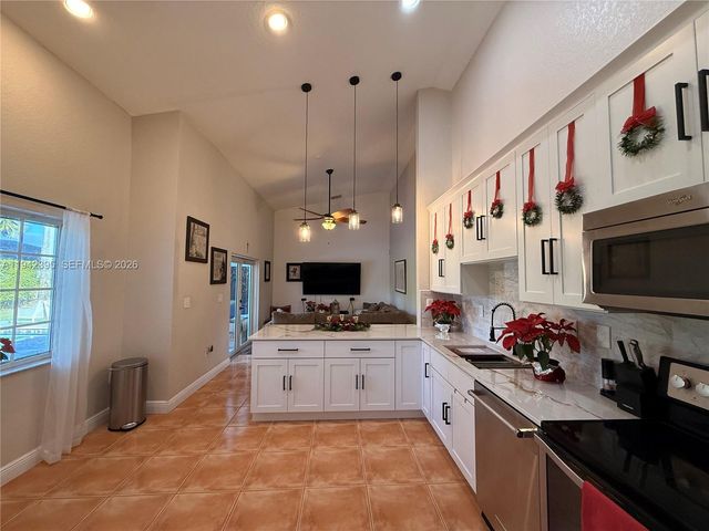 13135 SW 218th Ter, Miami, FL 33170