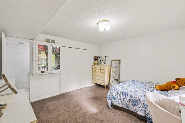 625 Maple Creek Drive, Holland, MI 49423