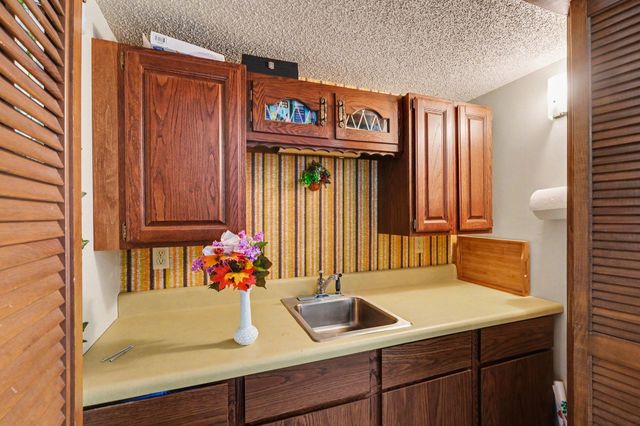 625 Maple Creek Drive, Holland, MI 49423