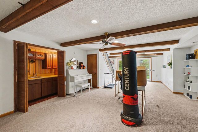 625 Maple Creek Drive, Holland, MI 49423