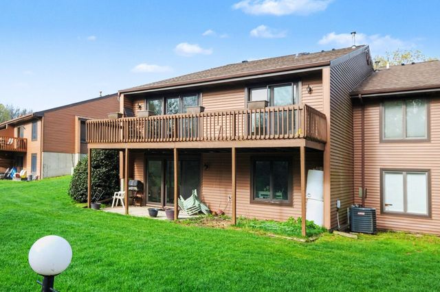 625 Maple Creek Drive, Holland, MI 49423