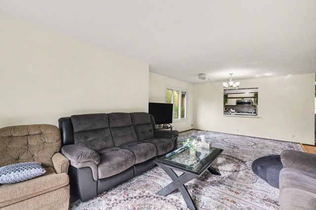 625 Maple Creek Drive, Holland, MI 49423