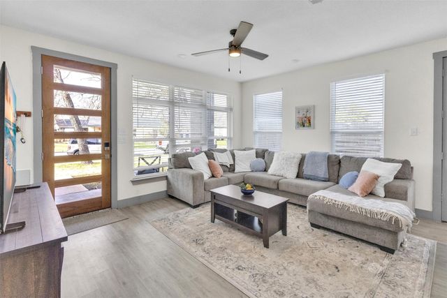 3307 Mission Street, Fort Worth, TX 76109