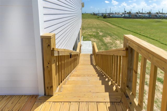 18103 Shaman Drive, Galveston, TX 77554