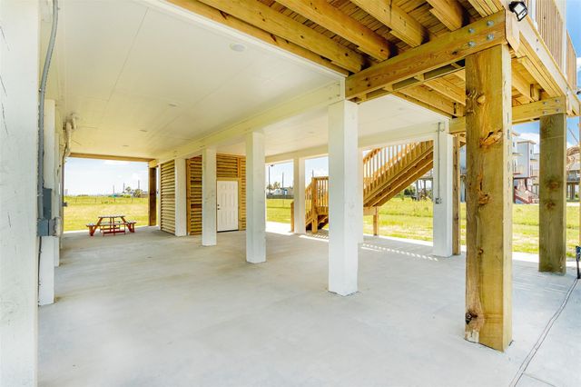 18103 Shaman Drive, Galveston, TX 77554