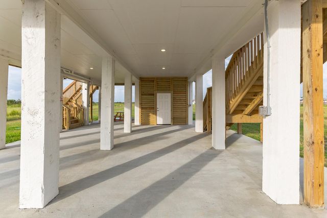 18103 Shaman Drive, Galveston, TX 77554