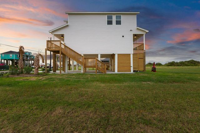 18103 Shaman Drive, Galveston, TX 77554