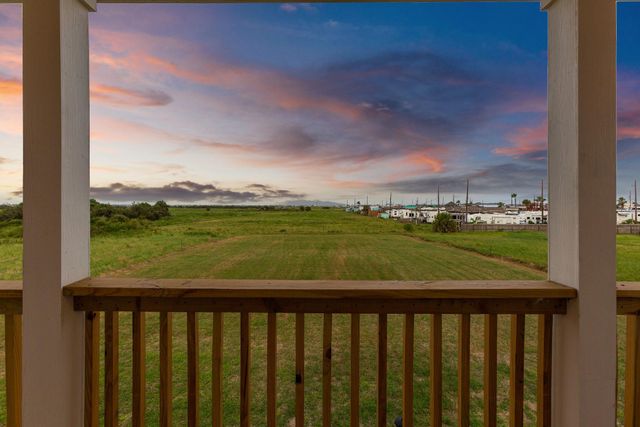 18103 Shaman Drive, Galveston, TX 77554