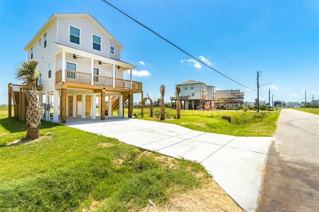 18103 Shaman Drive, Galveston, TX 77554