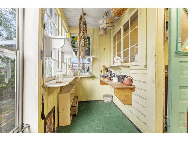 4334 N WILLIS Blvd, Portland, OR 97203