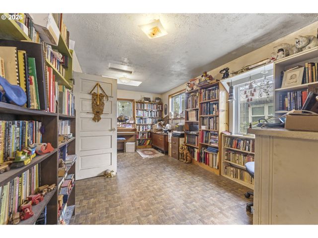 4334 N WILLIS Blvd, Portland, OR 97203